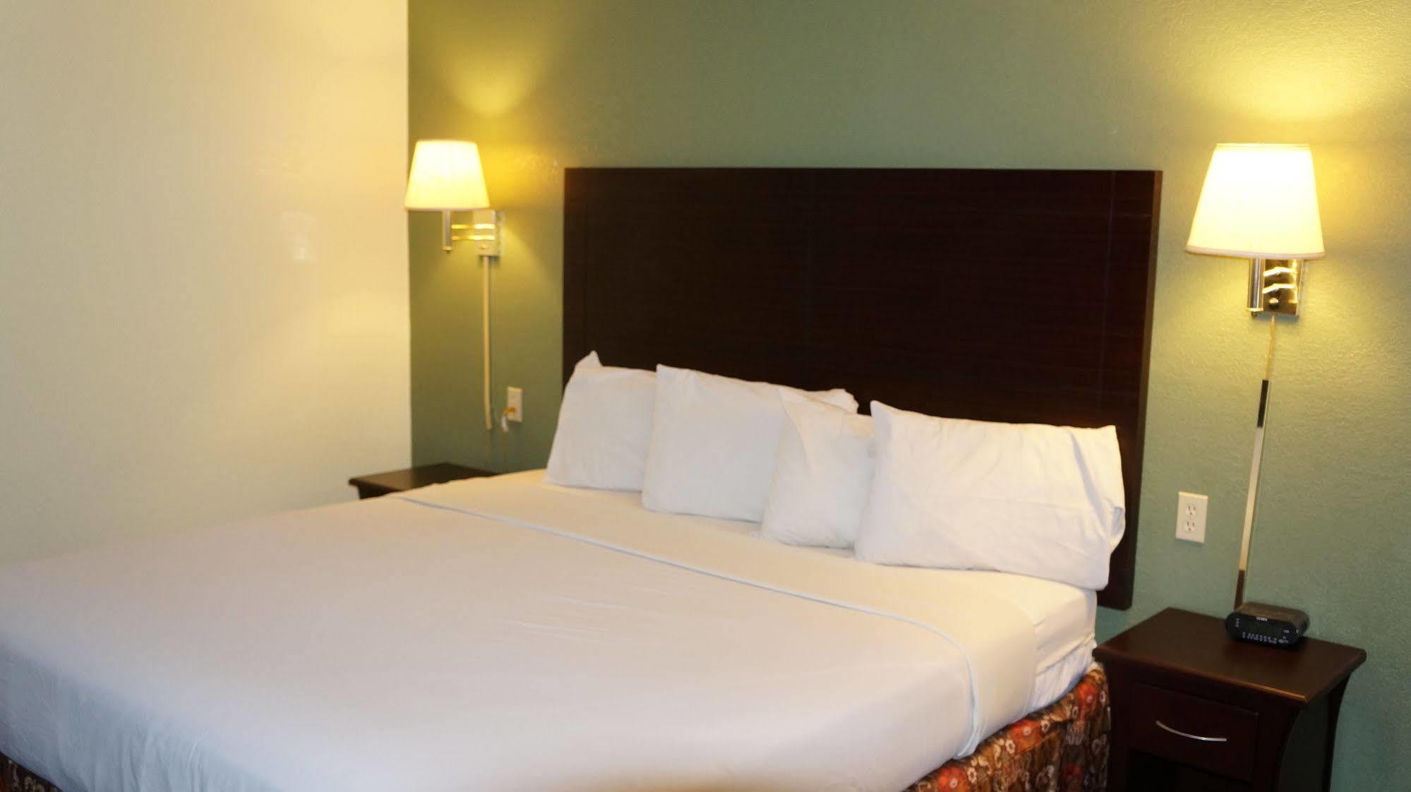 Regency Inn Pittsburg Bagian luar foto