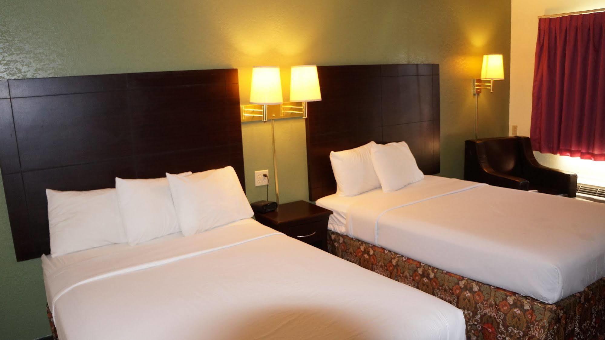 Regency Inn Pittsburg Bagian luar foto