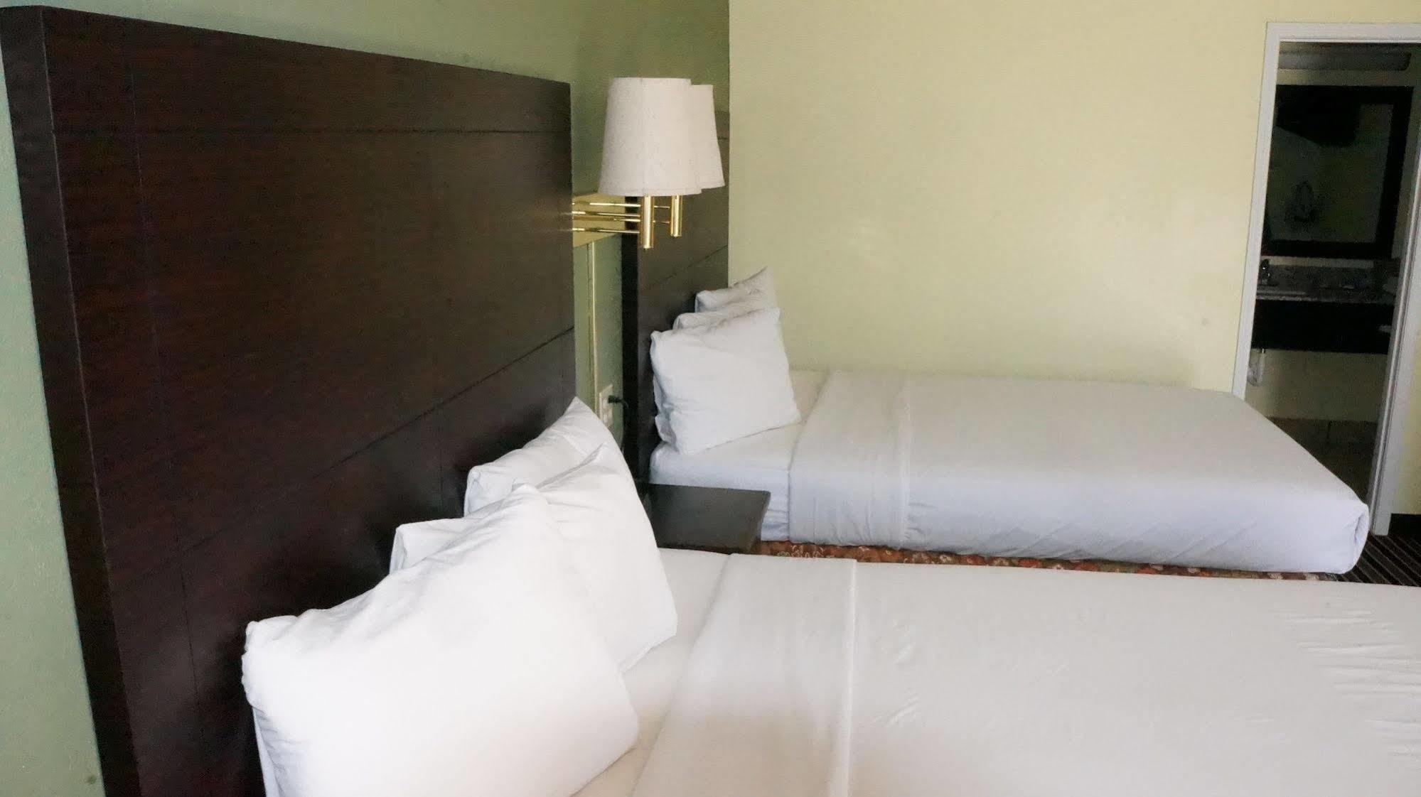 Regency Inn Pittsburg Bagian luar foto